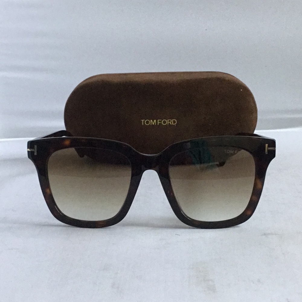 TOM FORD SUNGLASSES LADIES.